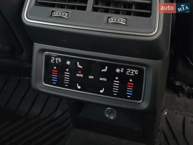 Ауди E-Tron 2019 в Тернополе на Automoto.ua Синий Ауди E-Tron, объемом двигателя 0 л и пробегом 119 тыс. км за 29499 $, фото 41 на Automoto.ua