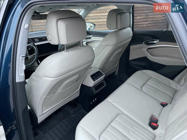 Синий Ауди E-Tron, объемом двигателя 0 л и пробегом 173 тыс. км за 30500 $, фото 7 на Automoto.ua