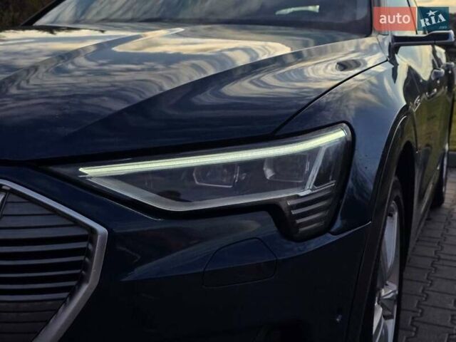 Ауди E-Tron 2019 в Тернополе на Automoto.ua Синий Ауди E-Tron, объемом двигателя 0 л и пробегом 119 тыс. км за 29499 $, фото 55 на Automoto.ua