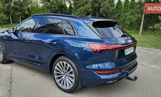 Синий Ауди E-Tron, объемом двигателя 0 л и пробегом 102 тыс. км за 33700 $, фото 6 на Automoto.ua