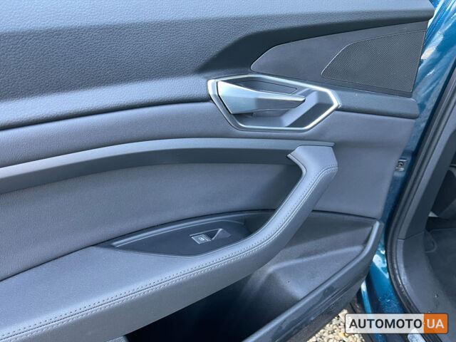 Синий Ауди E-Tron, объемом двигателя 71 л и пробегом 139 тыс. км за 27000 $, фото 10 на Automoto.ua