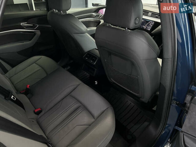 Синий Ауди E-Tron, объемом двигателя 0 л и пробегом 299 тыс. км за 23490 $, фото 72 на Automoto.ua