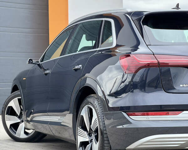 Синий Ауди E-Tron, объемом двигателя 0 л и пробегом 139 тыс. км за 24990 $, фото 14 на Automoto.ua