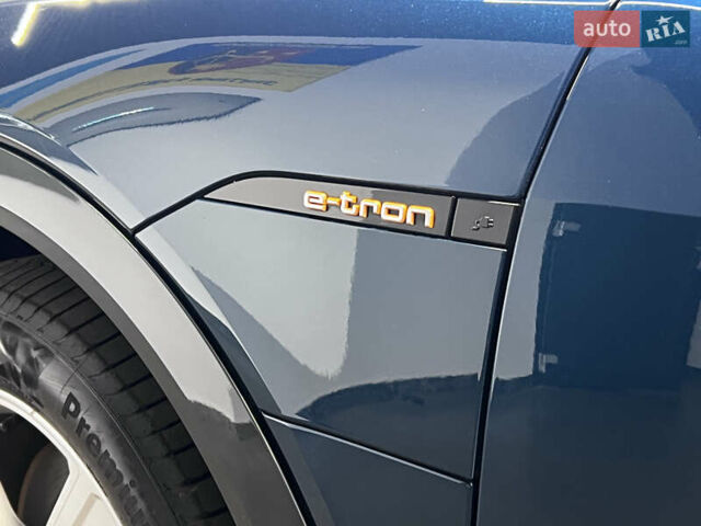 Синий Ауди E-Tron, объемом двигателя 0 л и пробегом 299 тыс. км за 23490 $, фото 27 на Automoto.ua