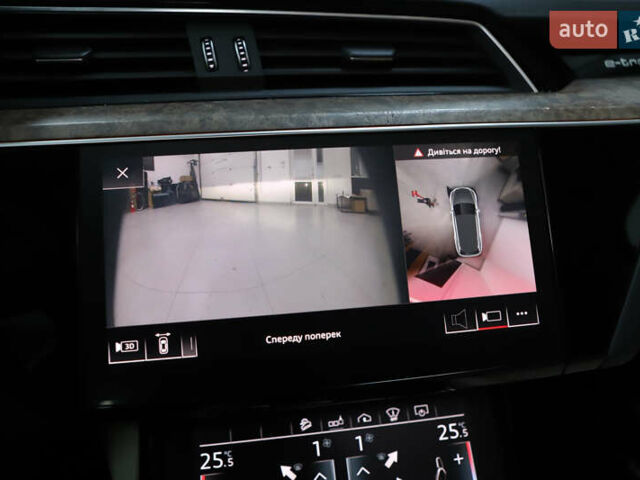 Синий Ауди E-Tron, объемом двигателя 0 л и пробегом 80 тыс. км за 28900 $, фото 98 на Automoto.ua