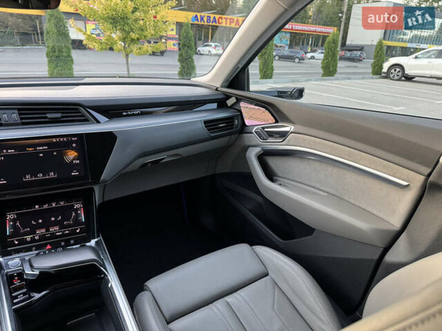 Синій Ауді E-Tron, об'ємом двигуна 0 л та пробігом 130 тис. км за 28999 $, фото 26 на Automoto.ua