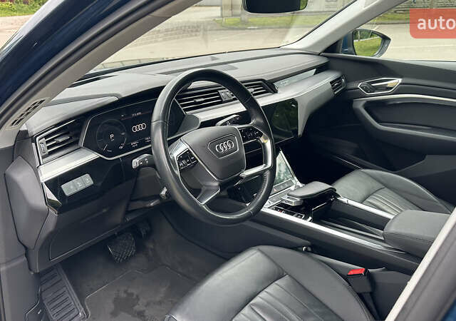 Синий Ауди E-Tron, объемом двигателя 0 л и пробегом 93 тыс. км за 30500 $, фото 4 на Automoto.ua