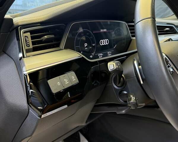Синий Ауди E-Tron, объемом двигателя 0 л и пробегом 67 тыс. км за 30900 $, фото 12 на Automoto.ua