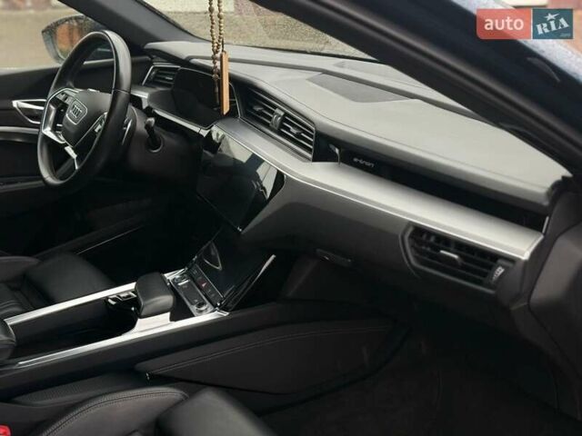 Синий Ауди E-Tron, объемом двигателя 0 л и пробегом 170 тыс. км за 28500 $, фото 18 на Automoto.ua