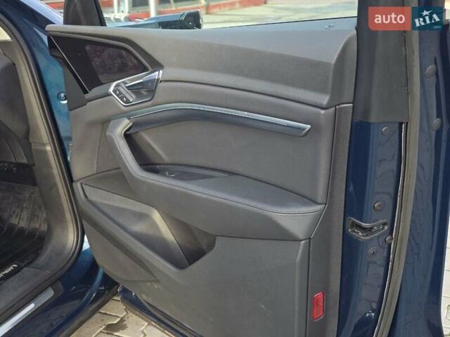 Ауди E-Tron 2019 в Тернополе на Automoto.ua Синий Ауди E-Tron, объемом двигателя 0 л и пробегом 119 тыс. км за 29499 $, фото 46 на Automoto.ua