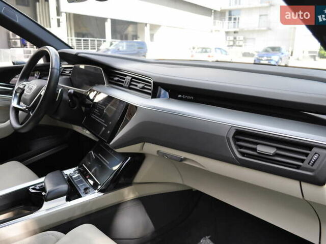 Синий Ауди E-Tron, объемом двигателя 0 л и пробегом 79 тыс. км за 34000 $, фото 106 на Automoto.ua