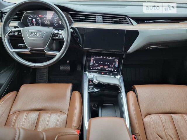 Синий Ауди E-Tron, объемом двигателя 0 л и пробегом 69 тыс. км за 35000 $, фото 8 на Automoto.ua