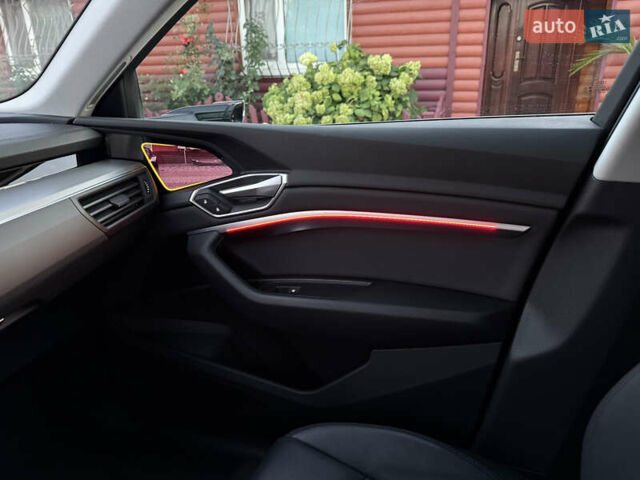 Синий Ауди E-Tron, объемом двигателя 0 л и пробегом 80 тыс. км за 33000 $, фото 101 на Automoto.ua