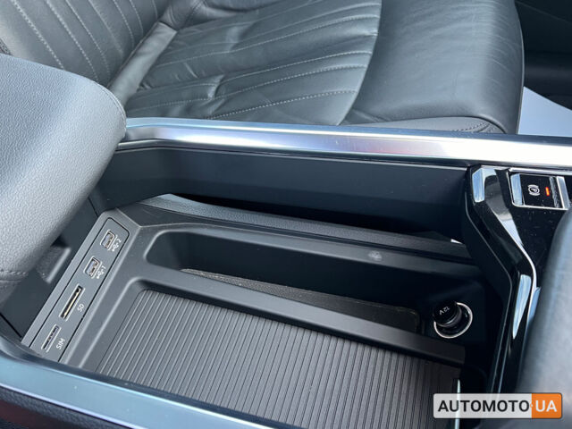 Синий Ауди E-Tron, объемом двигателя 71 л и пробегом 139 тыс. км за 27000 $, фото 25 на Automoto.ua