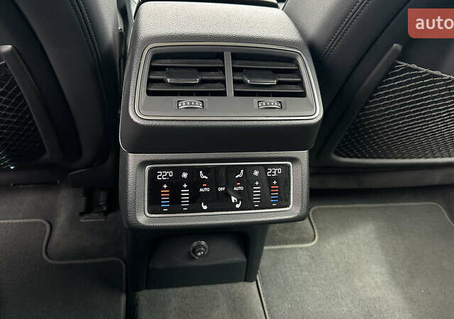 Синий Ауди E-Tron, объемом двигателя 0 л и пробегом 93 тыс. км за 30500 $, фото 8 на Automoto.ua