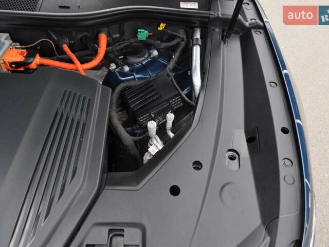 Синий Ауди E-Tron, объемом двигателя 0 л и пробегом 79 тыс. км за 34000 $, фото 123 на Automoto.ua