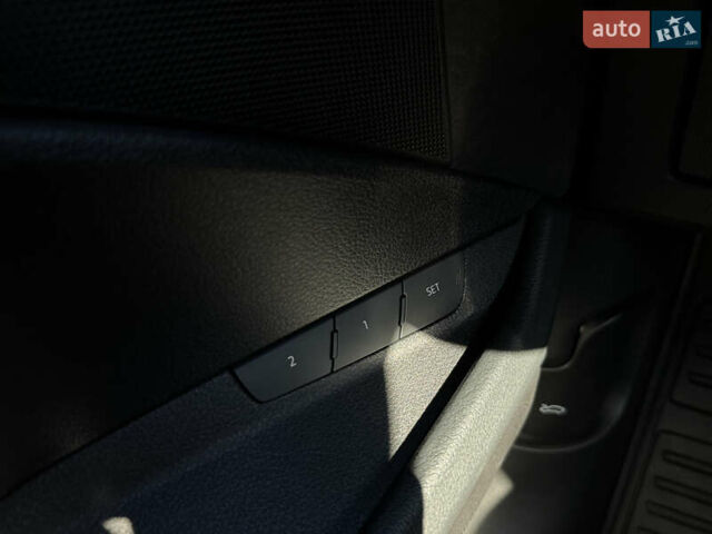 Синий Ауди E-Tron, объемом двигателя 0 л и пробегом 133 тыс. км за 23900 $, фото 63 на Automoto.ua