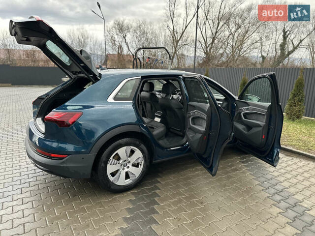 Синий Ауди E-Tron, объемом двигателя 0 л и пробегом 122 тыс. км за 28900 $, фото 14 на Automoto.ua