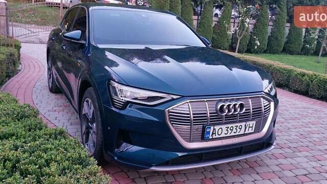 Синий Ауди E-Tron, объемом двигателя 0 л и пробегом 142 тыс. км за 25400 $, фото 1 на Automoto.ua