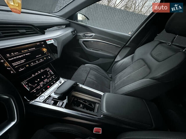 Синий Ауди E-Tron, объемом двигателя 0 л и пробегом 122 тыс. км за 28900 $, фото 11 на Automoto.ua