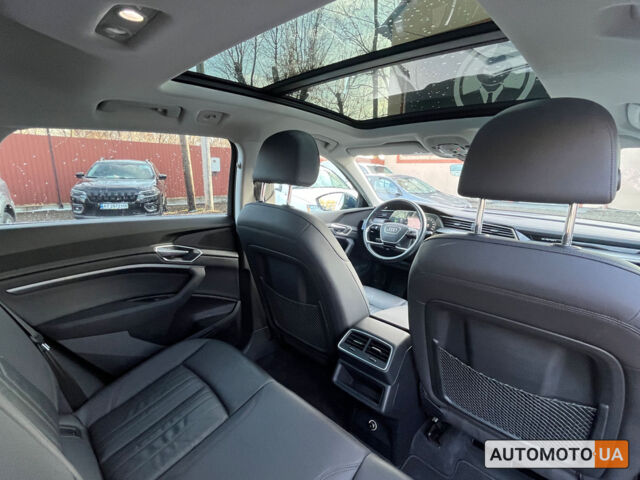 Синий Ауди E-Tron, объемом двигателя 71 л и пробегом 139 тыс. км за 27000 $, фото 20 на Automoto.ua