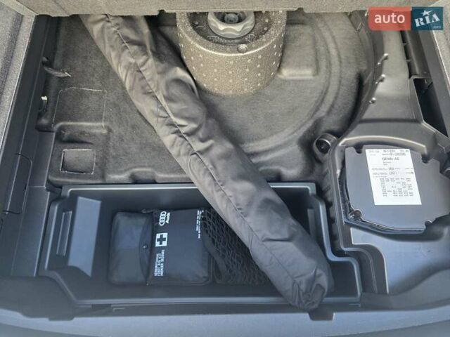 Синій Ауді E-Tron, об'ємом двигуна 0 л та пробігом 67 тис. км за 29799 $, фото 14 на Automoto.ua