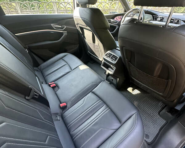 Синий Ауди E-Tron, объемом двигателя 0 л и пробегом 112 тыс. км за 29500 $, фото 23 на Automoto.ua