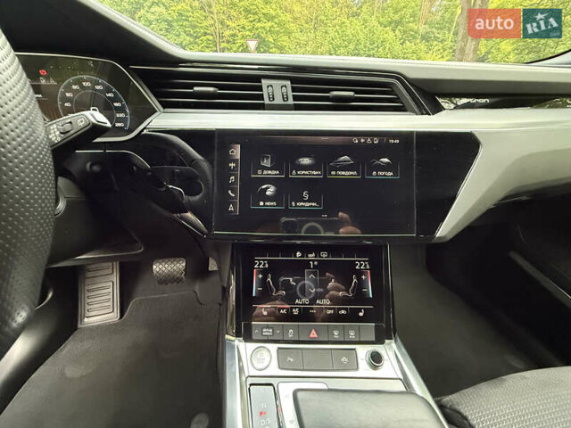 Синій Ауді E-Tron, об'ємом двигуна 0 л та пробігом 165 тис. км за 24900 $, фото 34 на Automoto.ua