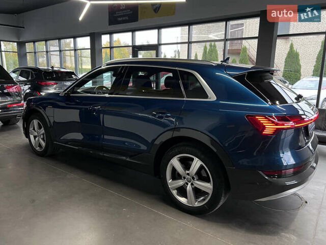 Синий Ауди E-Tron, объемом двигателя 0 л и пробегом 299 тыс. км за 23490 $, фото 18 на Automoto.ua