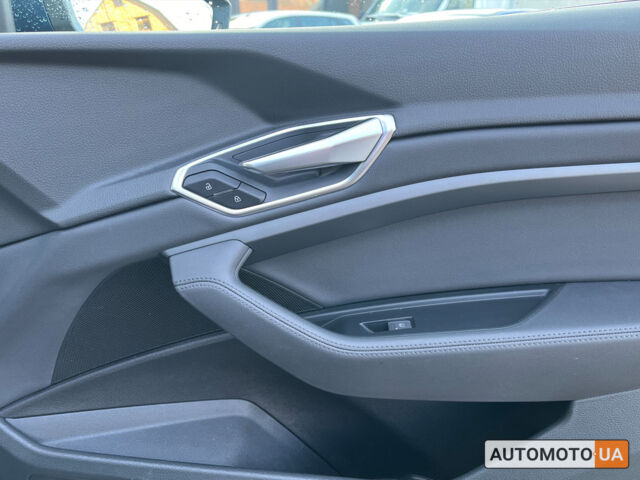 Синий Ауди E-Tron, объемом двигателя 71 л и пробегом 139 тыс. км за 27000 $, фото 24 на Automoto.ua