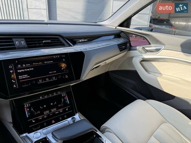 Синій Ауді E-Tron, об'ємом двигуна 0 л та пробігом 56 тис. км за 34000 $, фото 14 на Automoto.ua