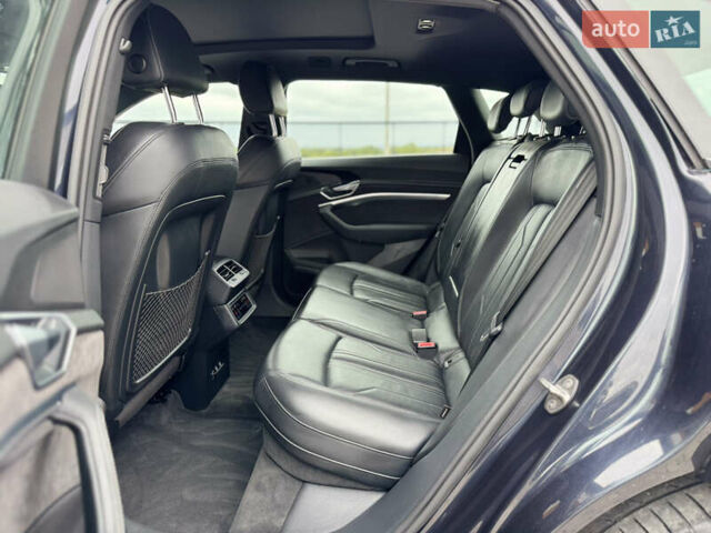 Синий Ауди E-Tron, объемом двигателя 0 л и пробегом 139 тыс. км за 24990 $, фото 26 на Automoto.ua