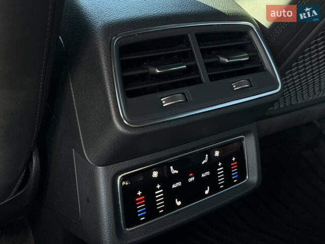 Синий Ауди E-Tron, объемом двигателя 0 л и пробегом 133 тыс. км за 23900 $, фото 40 на Automoto.ua