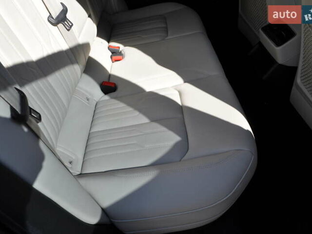 Синий Ауди E-Tron, объемом двигателя 0 л и пробегом 79 тыс. км за 34000 $, фото 60 на Automoto.ua