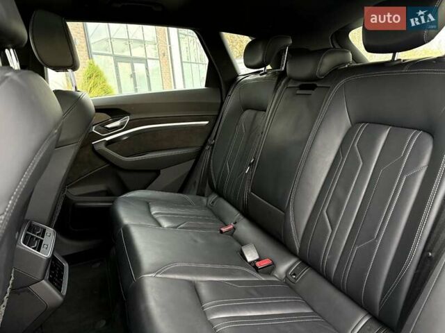 Синий Ауди E-Tron, объемом двигателя 0 л и пробегом 119 тыс. км за 29990 $, фото 31 на Automoto.ua