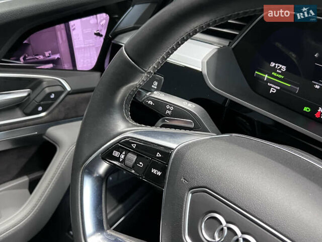 Синий Ауди E-Tron, объемом двигателя 0 л и пробегом 299 тыс. км за 23490 $, фото 44 на Automoto.ua