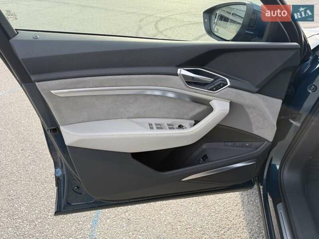 Синий Ауди E-Tron, объемом двигателя 0 л и пробегом 98 тыс. км за 30500 $, фото 26 на Automoto.ua