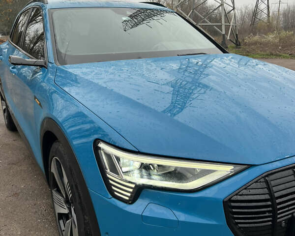 Синий Ауди E-Tron, объемом двигателя 0 л и пробегом 150 тыс. км за 28500 $, фото 1 на Automoto.ua