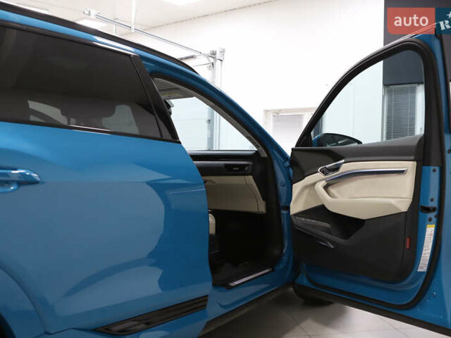 Синий Ауди E-Tron, объемом двигателя 0 л и пробегом 80 тыс. км за 28900 $, фото 103 на Automoto.ua