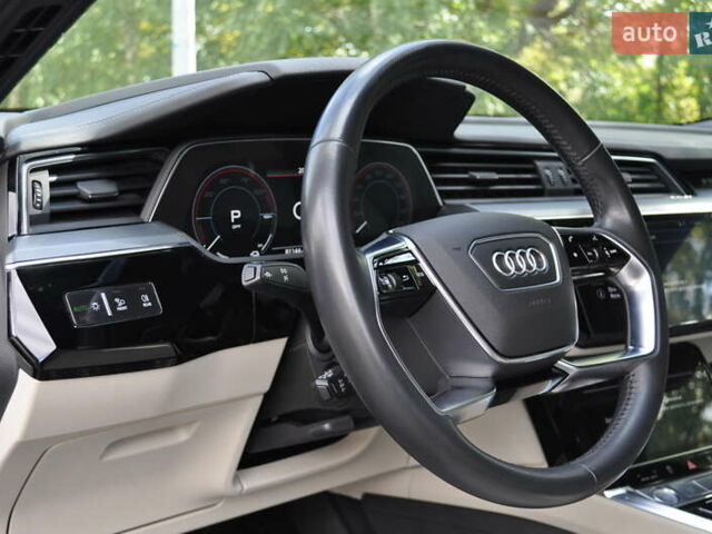 Синий Ауди E-Tron, объемом двигателя 0 л и пробегом 79 тыс. км за 34000 $, фото 94 на Automoto.ua