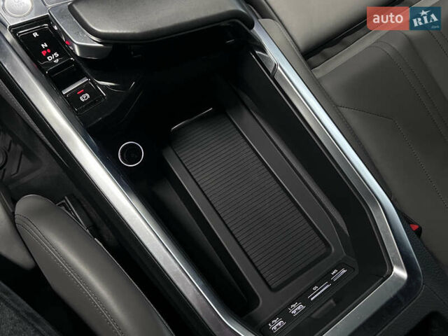 Синий Ауди E-Tron, объемом двигателя 0 л и пробегом 299 тыс. км за 23490 $, фото 60 на Automoto.ua