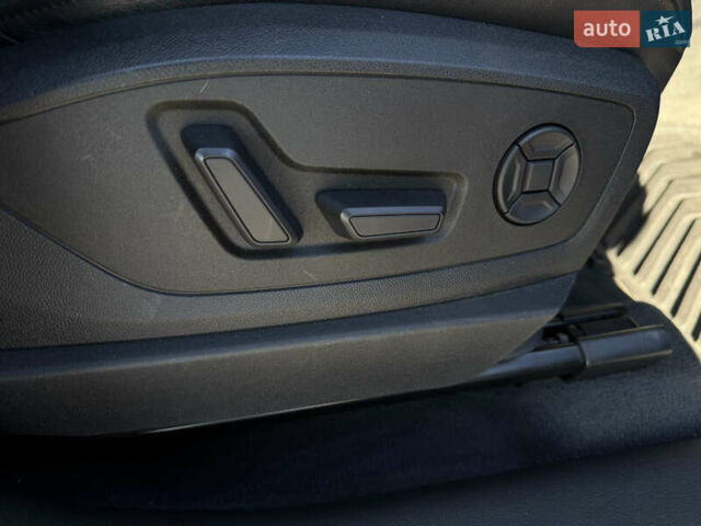 Синий Ауди E-Tron, объемом двигателя 0 л и пробегом 133 тыс. км за 23900 $, фото 44 на Automoto.ua