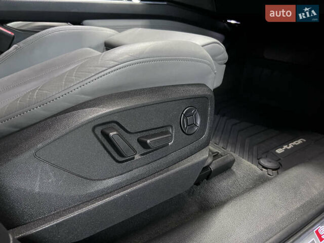 Синий Ауди E-Tron, объемом двигателя 0 л и пробегом 299 тыс. км за 23490 $, фото 69 на Automoto.ua