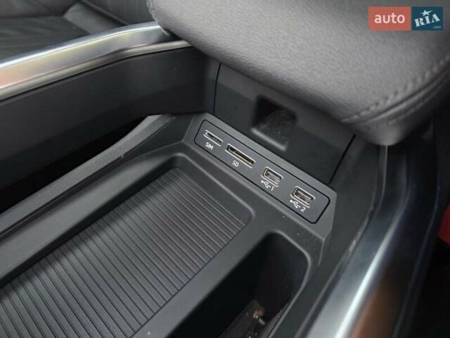 Ауди E-Tron 2019 в Тернополе на Automoto.ua Синий Ауди E-Tron, объемом двигателя 0 л и пробегом 119 тыс. км за 29499 $, фото 12 на Automoto.ua