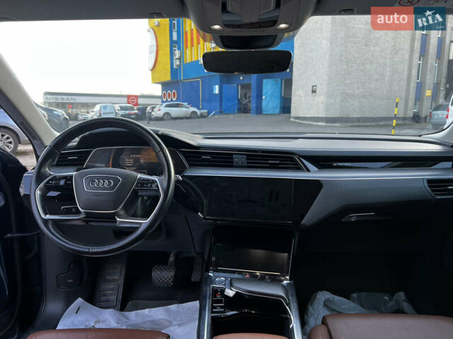 Ауди E-Tron 2019 в Ровно на Automoto.ua Синий Ауди E-Tron, объемом двигателя 0 л и пробегом 227 тыс. км за 19700 $, фото 10 на Automoto.ua