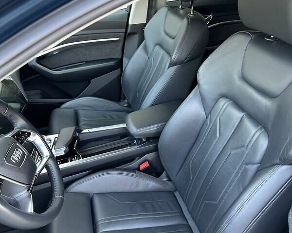 Синій Ауді E-Tron, об'ємом двигуна 0 л та пробігом 98 тис. км за 31500 $, фото 16 на Automoto.ua