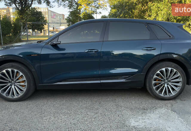 Ауди E-Tron 2019 в Черновцах на Automoto.ua Синий Ауди E-Tron, объемом двигателя 0 л и пробегом 180 тыс. км за 29700 $, фото 2 на Automoto.ua