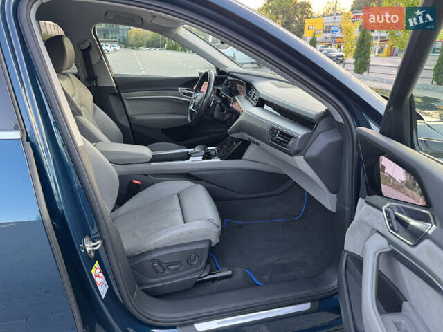Синій Ауді E-Tron, об'ємом двигуна 0 л та пробігом 130 тис. км за 28999 $, фото 31 на Automoto.ua