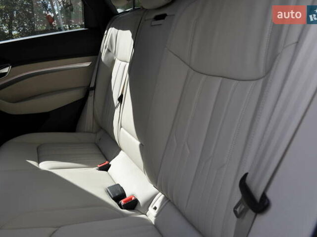 Синий Ауди E-Tron, объемом двигателя 0 л и пробегом 79 тыс. км за 34000 $, фото 66 на Automoto.ua