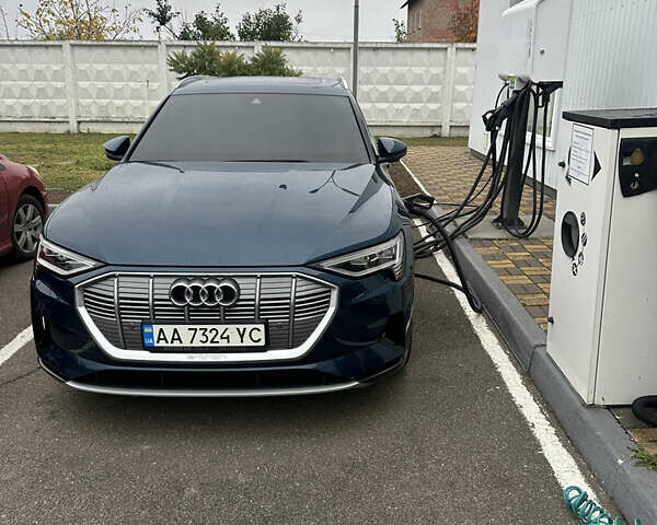 Ауді E-Tron 2019 у Харкові на Automoto.ua Синій Ауді E-Tron, об'ємом двигуна 0 л та пробігом 84 тис. км за 30500 $, фото 2 на Automoto.ua